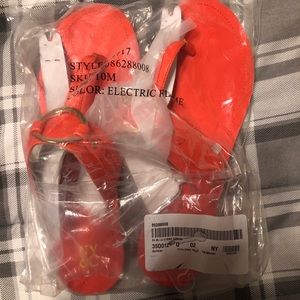 O-RING THONG SANDAL. NEW w/ TAGS